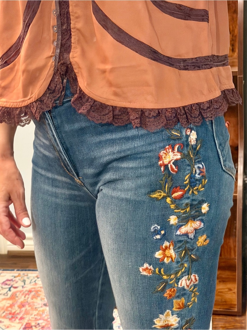 Driftwood Kelly Embroidered Floral Jeans Size 28 Bootcut Boho Stretch - Picture 3 of 14